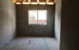 Duplex 109 mp, teren de 180 mp, front stradal 16 ml!