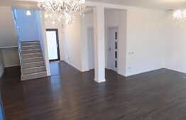 Triplex de vanzare, 122.7 mp, teren de 102 mp, terasa 52 mp, zona Eugen Ionesco