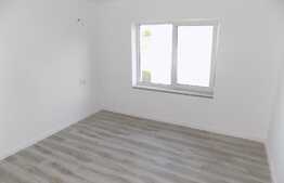 Triplex de vanzare, 122.7 mp, teren de 102 mp, terasa 52 mp, zona Eugen Ionesco