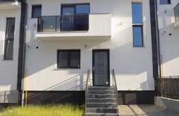 Triplex de vanzare, 122.7 mp, teren de 102 mp, terasa 52 mp, zona Eugen Ionesco