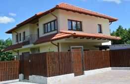 Casa amenajata impecabil! 240 mp utili, teren 482 mp, piscina acoperita, zona de case!