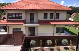 Casa amenajata impecabil! 240 mp utili, teren 482 mp, piscina acoperita, zona de case!