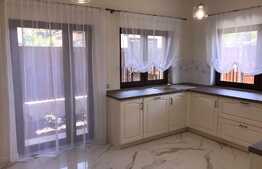 Casa amenajata impecabil! 240 mp utili, teren 482 mp, piscina acoperita, zona de case!