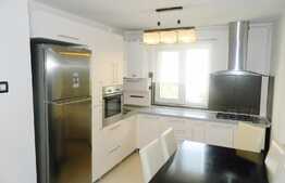 Apartament 3 camere, 65 mp, decomandat, boxa subsol, zona Piata Flora