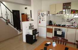 Apartament pe doua niveluri, 3 camere, 90 mp! Zona strazii Teilor! Parcare!