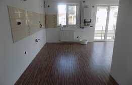 Apartament cu 3 camere, 58 mp, terasa! Zona strazii Florilor!