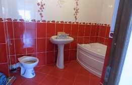 Apartament cu 3 camere, 58 mp, terasa! Zona strazii Florilor!