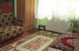 De vanzare apartament 3 camere, 60 mp, decomandat, zona Iulius Mall