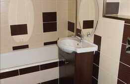 Apartament 3 camere decomandate, 67 mp, zona Cora. Boxa la subsol inclusa!