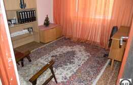 Apartament 3 camere decomandate, 67 mp, zona Cora. Boxa la subsol inclusa!