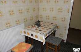 Apartament 3 camere decomandate, 67 mp, zona Cora. Boxa la subsol inclusa!