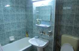 De vanzare apartament cu 2 camere, 51 mp, decomandat, zona Pritax