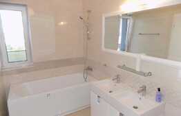 Apartament de top. Mobilier si finisaje de lux, 4 camere, 105 mp 