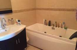 Apartament 3 camere, 80 mp, terasa 22,5 mp, garaj, zona strazii Buna Ziua