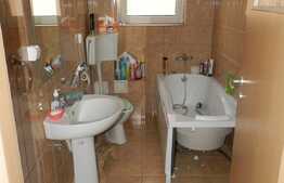 Vanzare 2 camere, 52 mp, etaj intermediar! Zona strazii Plopilor! Parcare!