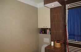 De vanzare apartament 4 camere, 100 mp, 2 garaje, zona strazii Lunii