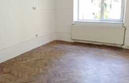 Apartament 3 camere, 70 mp, etaj intermediar, in casa/vila, zona Piata Unirii