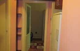 Apartament cu 2 camere, 49 mp, decomandat, zona Mercur