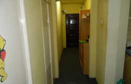 Apartament 2 camere, 42 mp, decomandat, etaj intermediar, zona Big