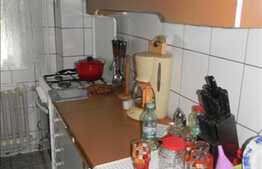 De vanzare apartament cu 3 camere, 65 mp utili, zona strazii Primaverii