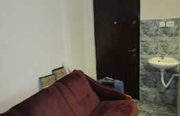 Garsoniera  33 mp, decomandata, garaj,  zona Farmec