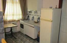 Garsoniera  33 mp, decomandata, garaj,  zona Farmec