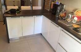  3 camere, 64 mp, decomandat, garaj, boxa la subsol, zona strazii Meteor