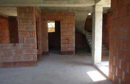 De vanzare duplex de 145 mp, teren 300 mp, front 15 ml, zona cu spatii verzi!