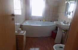 2 camere decomandate, 50.34 mp! Loc de parcare cu CF! Zona strazii Eroilor!