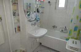 3 camere, 70 mp, decomandat, AC, boxa, 2 garaje, zona strazii Louis Pasteur