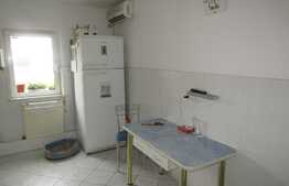 3 camere, 70 mp, decomandat, AC, boxa, 2 garaje, zona strazii Louis Pasteur