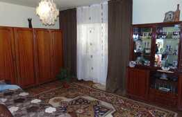 Apartament 4 camere, 77 mp, decomandat, boxa, zona strazii Teleorman