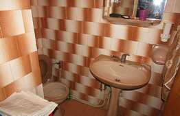 Apartament 3 camere, 72 mp, decomandat, boxa, garaj, zona strazii Jupiter