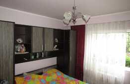 Apartament 3 camere, 72 mp, decomandat, boxa, garaj, zona strazii Jupiter