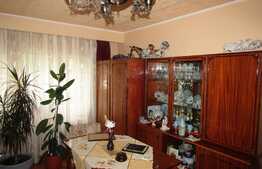 Apartament 3 camere, 72 mp, decomandat, boxa, garaj, zona strazii Jupiter