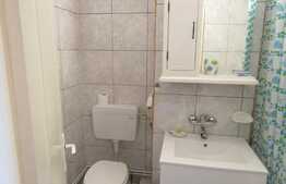 De vanzare garsoniera, 42 mp, decomandata, boxa, parcare, zona Cora