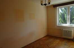 De vanzare apartament 3 camere, 61 mp, decomandat, zona Hotelului Royal