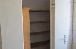 De vanzare apartament 3 camere, 61 mp, decomandat, zona Hotelului Royal