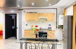 Apartament cu 2 camere, 64 mp! Zona strazii Florilor!