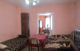 Casa individuala 75mp, teren 305 mp, front stradal 20ml, zona Parcul Feroviarilor