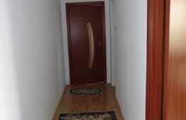 Apartament 3 camere, 71 mp, etaj intermediar, garaj, boxa la subsol, zona Complex Diana