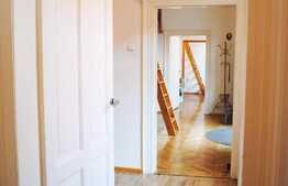 De inchiriat 3 camere+ 3 mezanine, 60 mp, zona Piata Mihai Viteazu