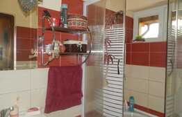 De vanzare 3 camere, 61 mp! Loc de parcare! Zona strazii Stejarului!