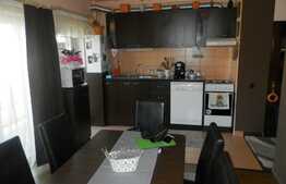 De vanzare 3 camere, 61 mp! Loc de parcare! Zona strazii Stejarului!