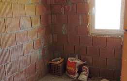 Casa cuplata, 115 mp utili, 200 mp teren, semifinisata, zona linistita de case