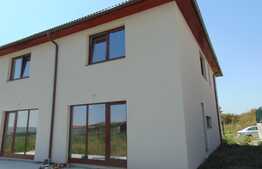 Casa cuplata de vanzare, 119 mp utili, semifinisata, 240 mp teren