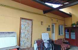 Casa individuala, 80 mp utili, teren de 216 mp, zona centrala!