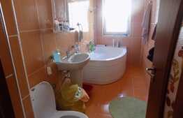 2 camere decomandate, 61 mp! 2 locuri de parcare! Zona strazii Florilor!