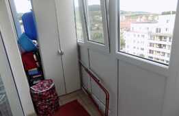 Apartament 3 camere, 57 mp! Zona strazii Stejarului!