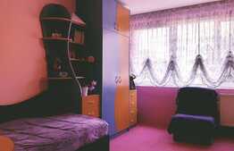 Apartament 3 camere, 67 mp, mobilat modern, boxa, zona Restaurantului Sinaia